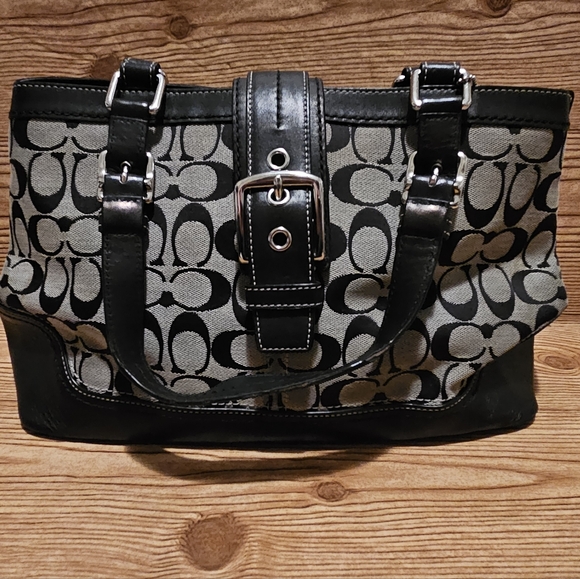 Coach Vintage Hampton Signature Canvas Black and Gray Shoulder Bag - Picture 2 of 11